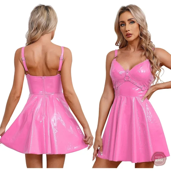Robe de cosplay avec détails en métal et rivets