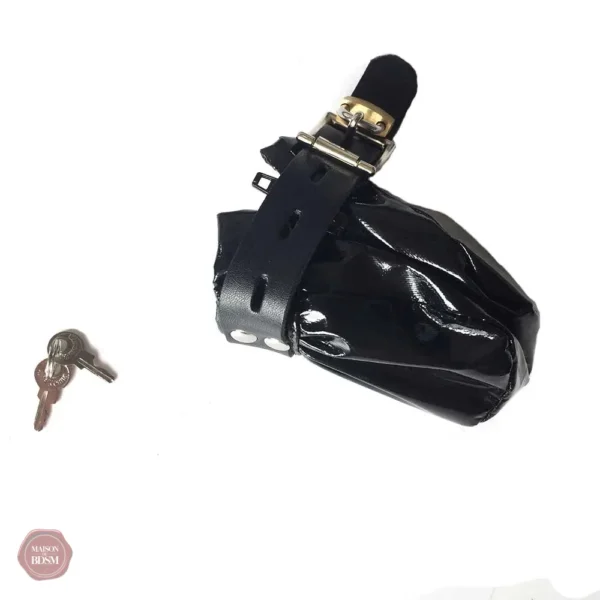 Design élégant en cuir noir pour un usage BDSM