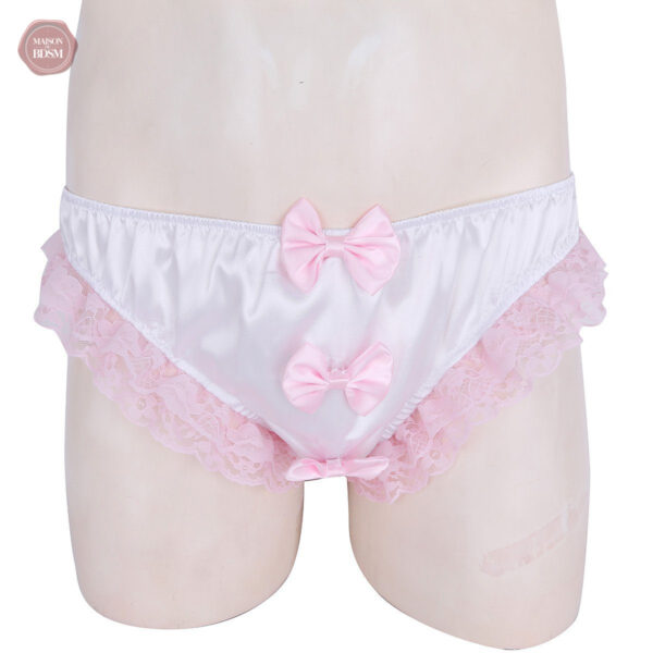 Vêtement travesti en dentelle et volants