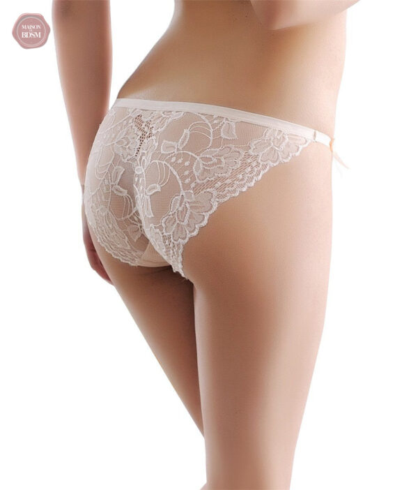 Culotte creuse en dentelle raffinée
