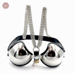Accessoire de chasteté en métal, parfait pour une expérience unique